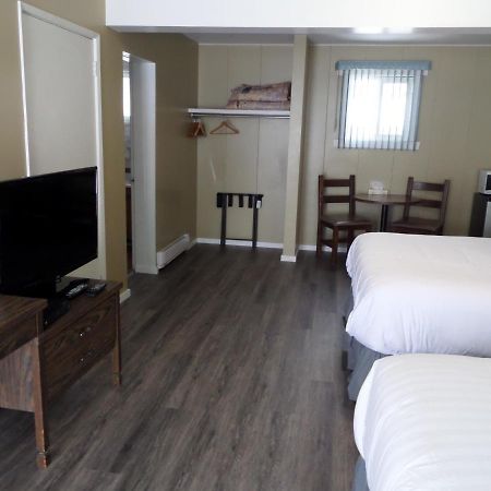Ray Lyn Motel Trail ภายนอก รูปภาพ