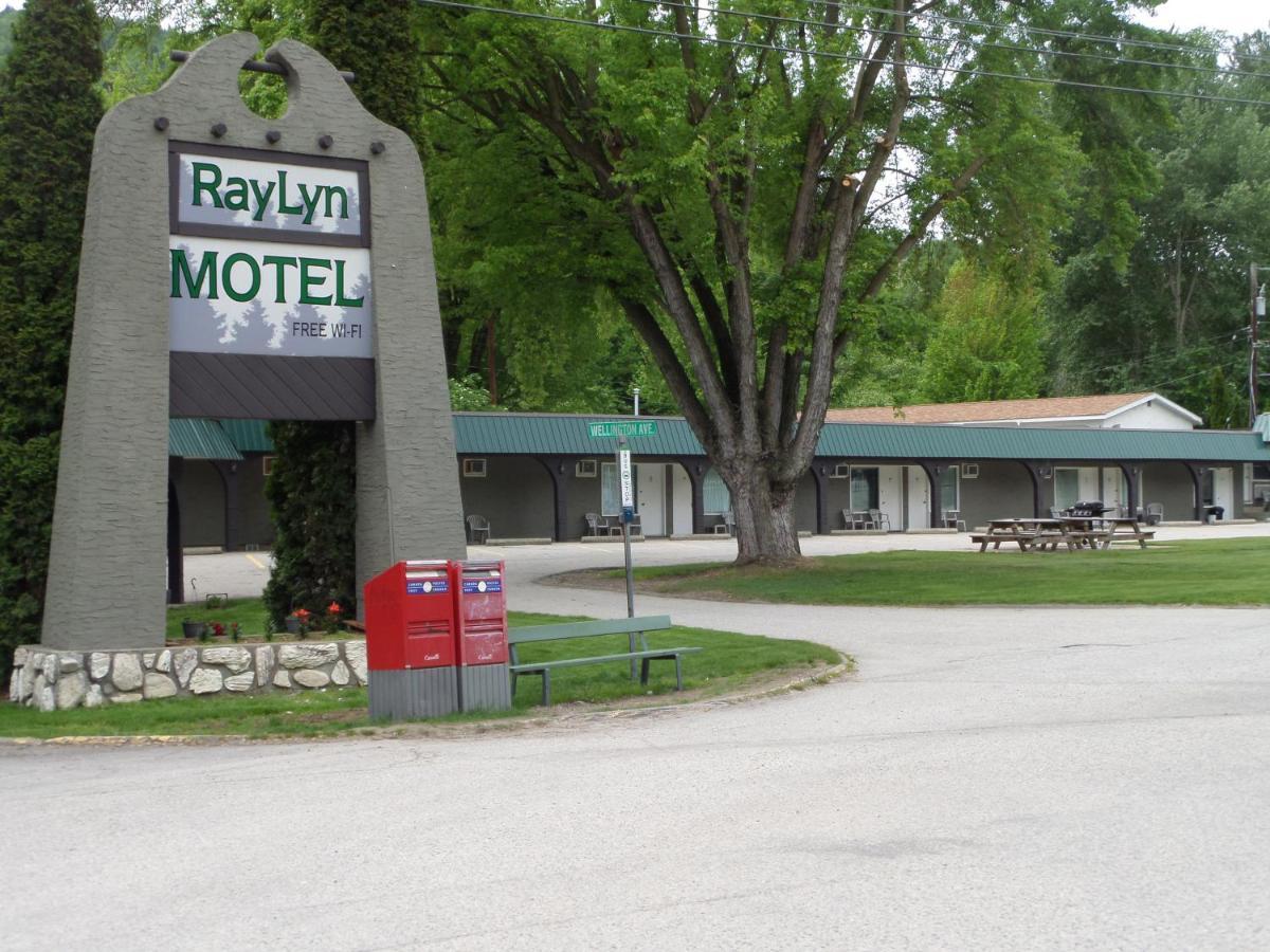 Ray Lyn Motel Trail ภายนอก รูปภาพ