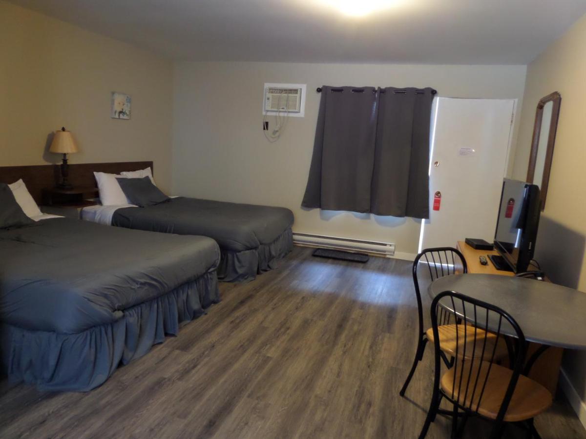 Ray Lyn Motel Trail ภายนอก รูปภาพ