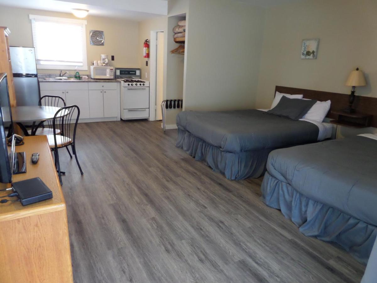 Ray Lyn Motel Trail ภายนอก รูปภาพ